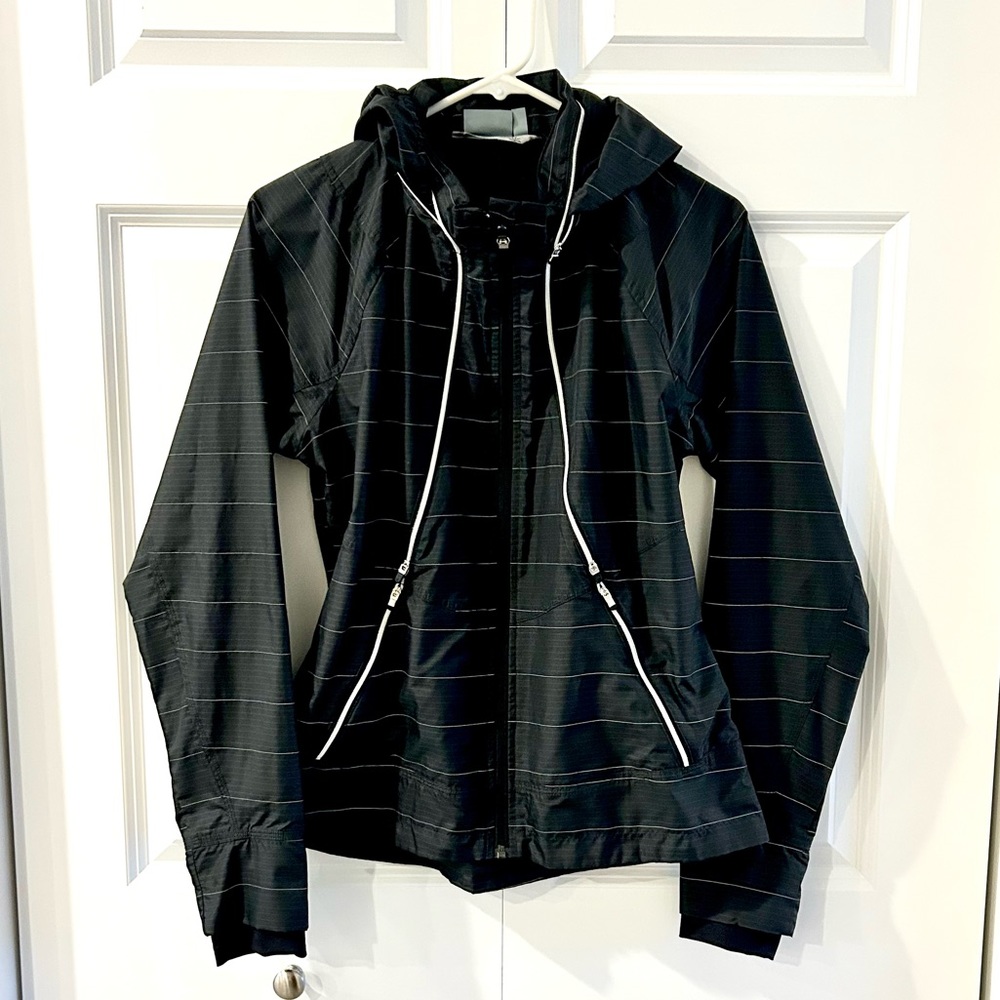 UEC Athleta windbreaker with removable hood!